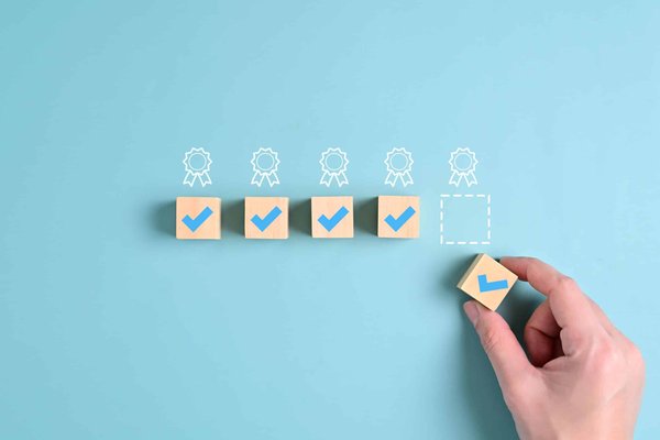 Assurance décès : comment choisir entre prime unique et primes périodiques ?