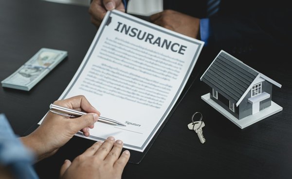 Transfert assurance habitation vente immobilière : étapes essentielles